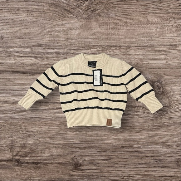 Little Bipsy Other - Little Bipsy
NWT
Size 3-6 months 

Cream and Black Striped Sweater